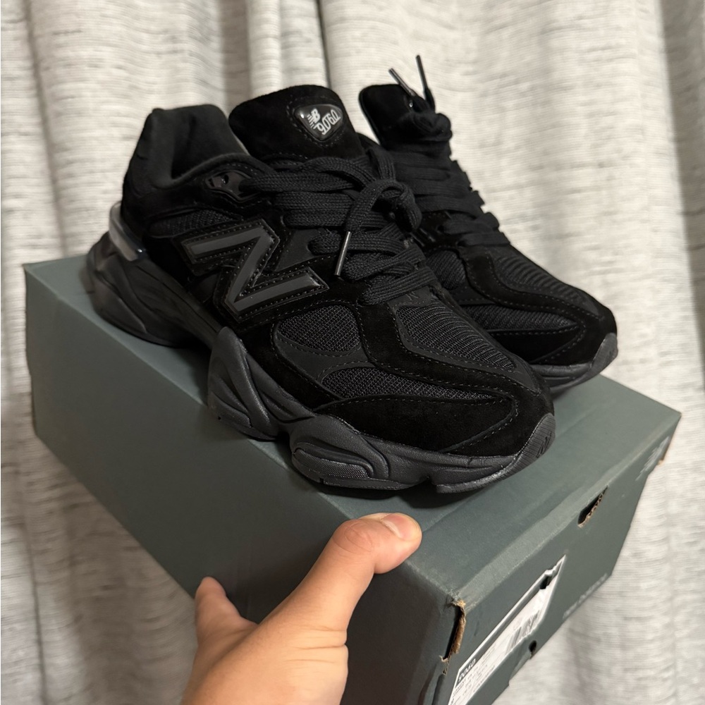 New Balance Men's Black Chunky Athletic Sneakers - Picture 2 of 13